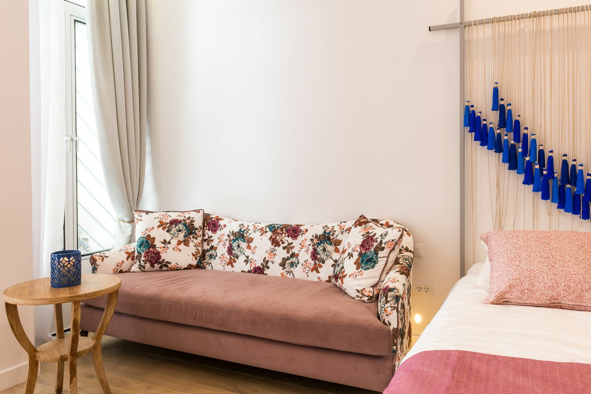 Nyx Chic Manor Отель